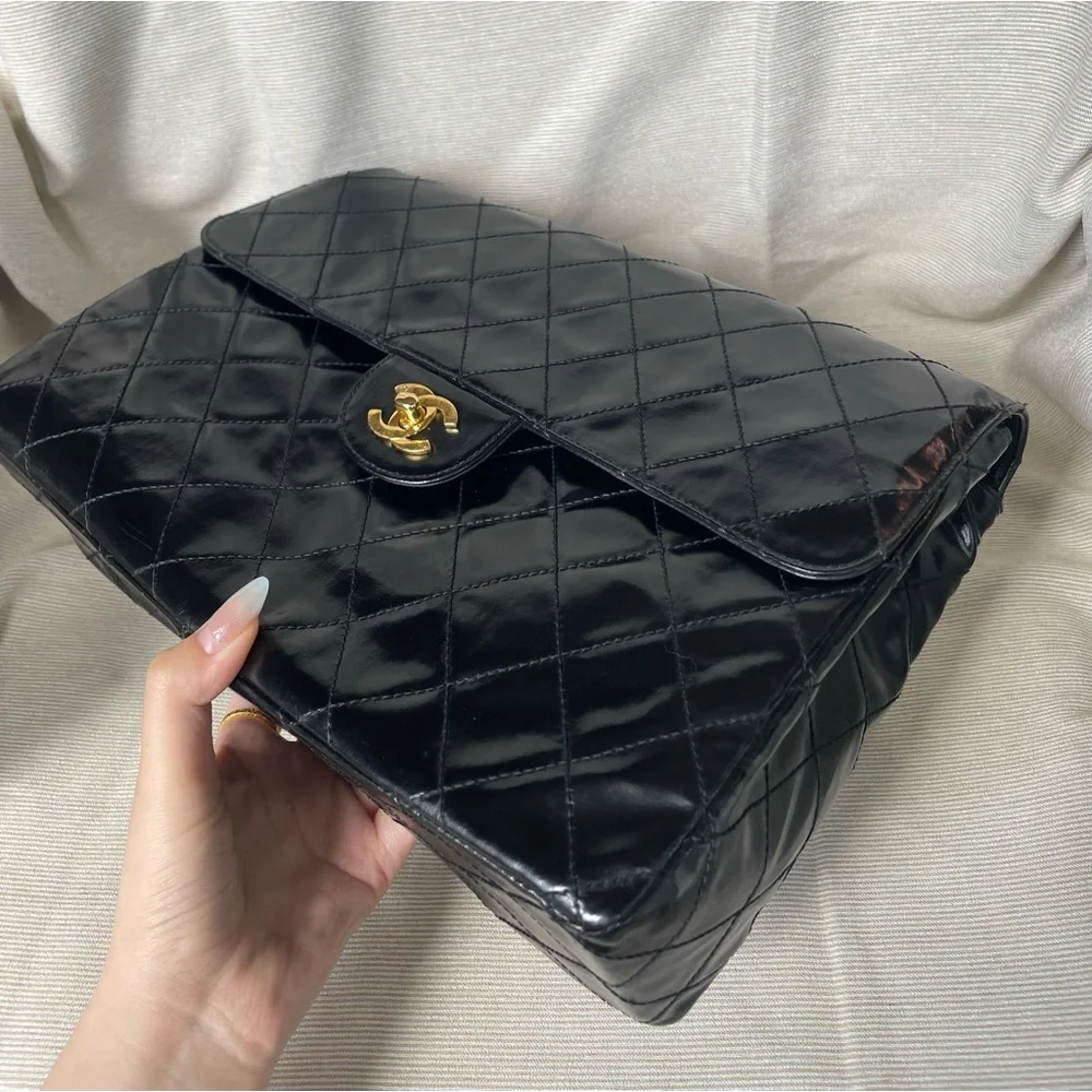 CHANEL Black Quilted Bag with Gold Chain - Picture 6 of 16